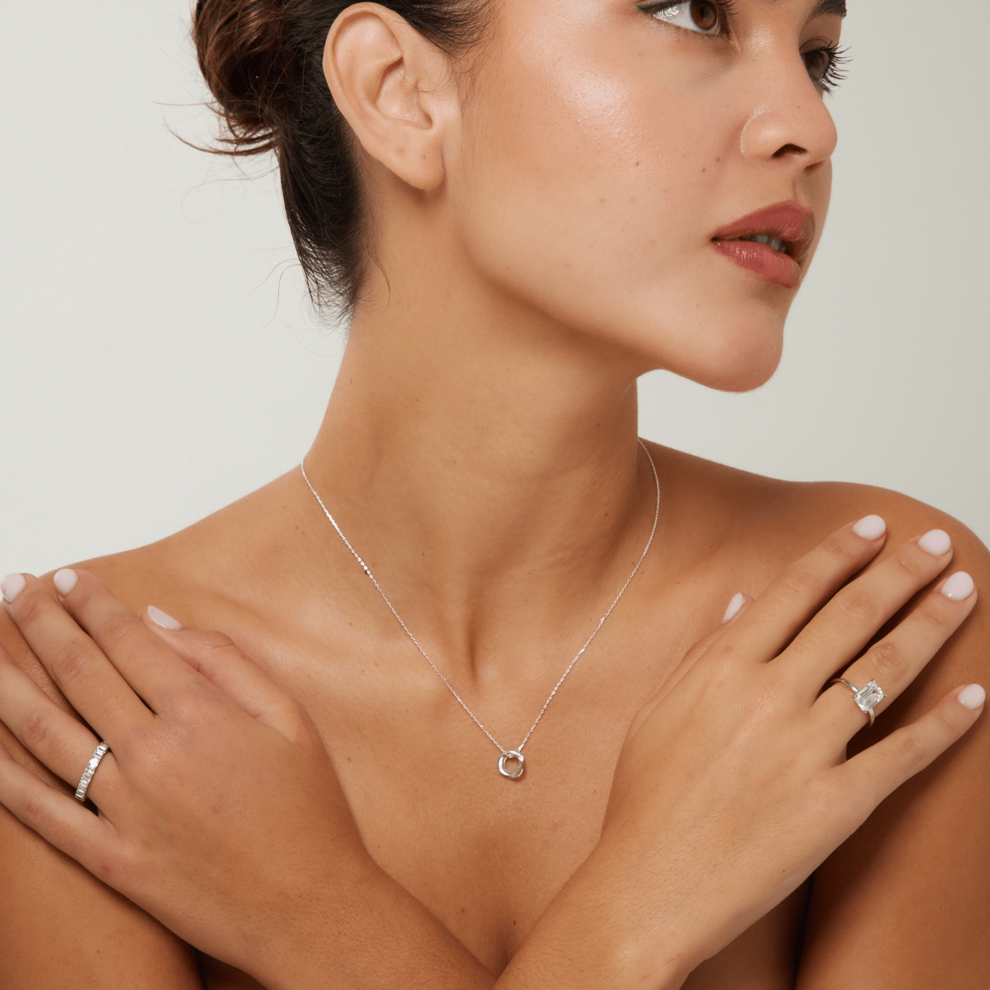 Beautiful meaningful silver necklace for her trinity