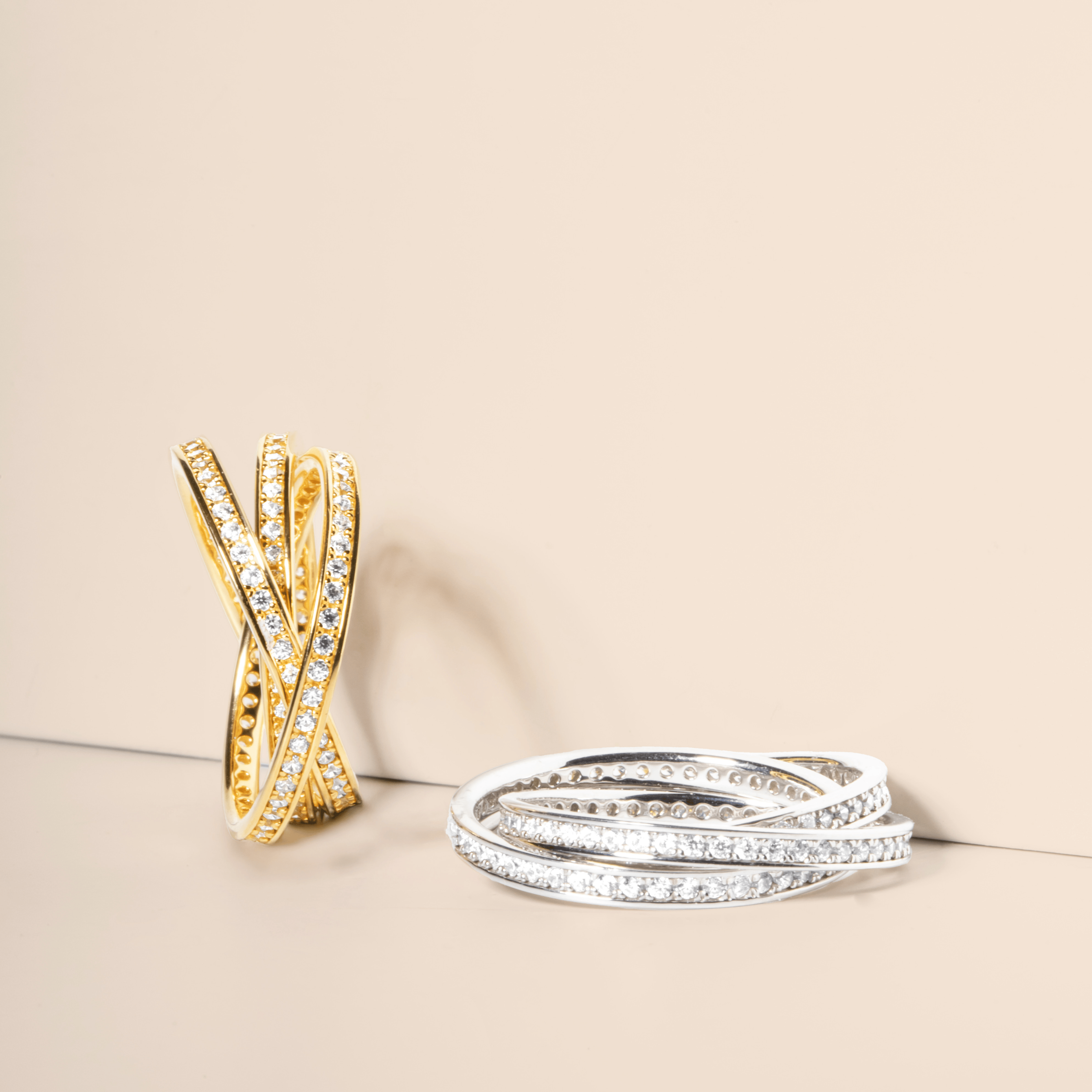Interlocking Trinity Ring Band